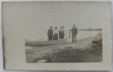 Usado, Cartão postal raro foto real VELOX RPPC c1900-1910s barco de pesca família rio lago comprar usado  Enviando para Brazil