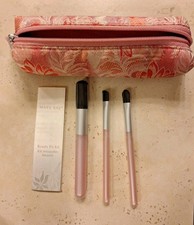 Novo kit de correção de beleza Mary Kay ~ Três pincéis em uma bolsa floral rosa (tamanho viagem) comprar usado  Enviando para Brazil