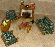 Sofá Sylvanian Families Calico Critters verde salón, chimenea, muebles segunda mano  Embacar hacia Mexico