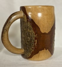 Usado, Caneca ou tanque de madeira esculpida com cabo de madeira, 5 1/2" de altura, 3 3/4" de diâmetro comprar usado  Enviando para Brazil