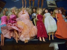 Lot barbies kens for sale  Versailles