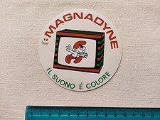 Adesivo magnadyne vintage usato  Italia