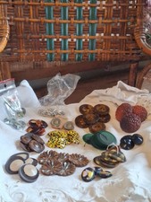 Lot boutons anciens d'occasion  Villeneuve-la-Guyard