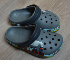 Graue crocs einer gebraucht kaufen  Hanau
