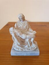 Superbe pieta résine d'occasion  L'Aigle