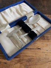 CUCHARA Y EMPUJADOR DE PLATA MACIZA Juego de alimentación para bebé Sheffield 1945 segunda mano  Embacar hacia Mexico