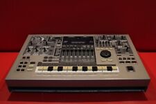 Used roland mc505 d'occasion  Expédié en Belgium