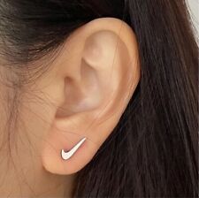 Pendientes de tachuelas plateados Nike | pendientes de tachuelas de letrero Swoosh | pendientes unisex Nike 2 piezas segunda mano  Embacar hacia Argentina