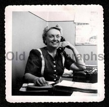 FOTO ANTIGA/VINTAGE SECRETÁRIA MULHER FALANDO AO TELEFONE MÁQUINA DE ESCREVER - G659 comprar usado FOTO ANTIGA/VINTAGE SECRETÁRIA MULHER FALANDO AO TELEFONE MÁQUINA DE ESCREVER - G659 comprar usado  Enviando para Brazil