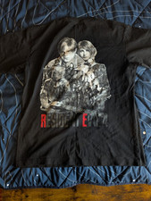 Camiseta masculina Uniqlo Resident Evil 4 Capcom 40º aniversário, tamanho médio comprar usado  Enviando para Brazil