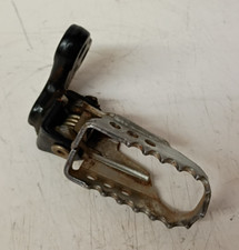 Apoio para os pés esquerdo Yamaha TTR 230 1 suporte fabricante de equipamento original 1C6-F7412-00-33 comprar usado  Enviando para Brazil