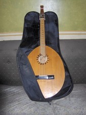 Guitarra de Colección Kobza de 6 Cuerdas, Laúd Ucraniano con Estuche - ¡Proyecto Jugable! segunda mano  Embacar hacia Mexico