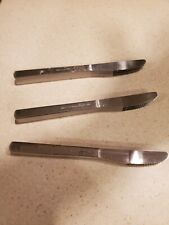 Conjunto de 18 facas de jantar Makers Mark dos anos 2000 embrulhadas em três conjuntos de 6 cada comprar usado  Enviando para Brazil