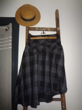 Excuse jupe asymétrique d'occasion Excuse jupe asymétrique d'occasion  La Ferté-Saint-Aubin