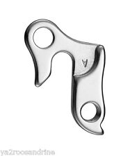 Patte dérailleur vélo d'occasion  Créon