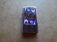 Isqueiro fino Zippo vintage ano 1984 com adesivo logotipo QUEEN of HEART, usado comprar usado  Enviando para Brazil