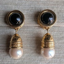 Givenchy orecchini monogramma usato  Spoleto