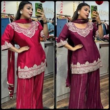 Salwar kameez pakistani usato Salwar kameez pakistani usato  Spedire a Italy