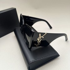 New saint laurent d'occasion  Expédié en Belgium