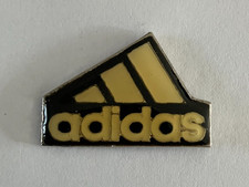 Pin logo adidas d'occasion  Aizenay