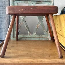 Usado, Banqueta de ordenha de madeira esculpida antiga Prim, pernas espalhadas 1800's French Country Aafa comprar usado  Enviando para Brazil