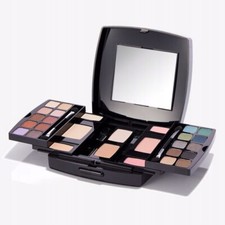 Paleta do makijażu The ONE oriflame 09.2022, używany na sprzedaż  PL