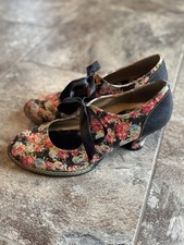 Vintage style women for sale  Annville