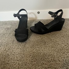 Crocs women leigh for sale  Heber City