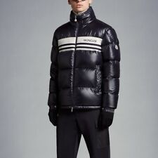 Moncler skarstind short d'occasion  Expédié en Belgium