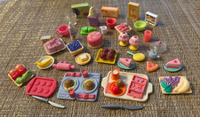 Lote de ACESSÓRIOS para bonecas Barbie doces bolo sundaes cozinha bandejas de comida comprar usado  Enviando para Brazil