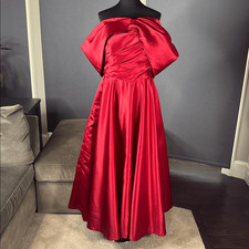 Women burgundy satin for sale  Argyle