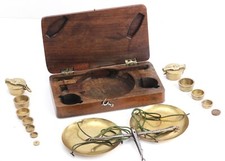 Usado, RARE Antique French scales & box with weights, 18th century comprar usado  Enviando para Brazil