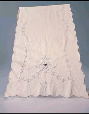 Vtg table runner for sale  Eight Mile