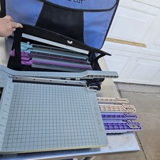 Crafting Create A Cut 12 polegadas guilhotina cortador de papel borda pacote com bolsa de transporte  comprar usado Crafting Create A Cut 12 polegadas guilhotina cortador de papel borda pacote com bolsa de transporte  comprar usado  Enviando para Brazil