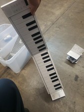 Teclado recarregável Blackstar Carry-On 203100-VA 88 teclas dobrável piano digital  comprar usado Teclado recarregável Blackstar Carry-On 203100-VA 88 teclas dobrável piano digital  comprar usado  Enviando para Brazil