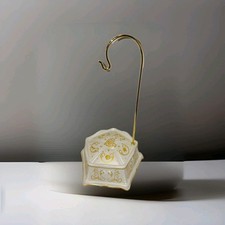 Suporte de exibição de porcelana Disney Princess Celebration 10,63" ótimo estado  comprar usado  Enviando para Brazil