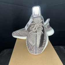 Taglia adidas yeezy usato  Spedire a Italy