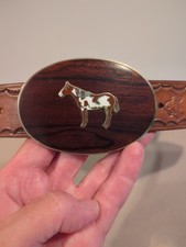 Fivela de cinto Western Woodgrain com detalhe de cavalo pintado no cinto 28" - 30" comprar usado  Enviando para Brazil