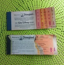 2 livros de ingressos vintage Disneyland Adventures década de 1970 AMERICA ON PARADE Walt Disney comprar usado  Enviando para Brazil