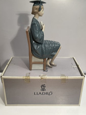 Lladro girl graduate usato  Spedire a Italy