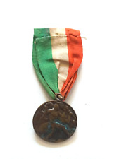 Medaglia guerra mondiale. usato  Vanzaghello