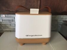 Mini geladeira Frigidaire-WHITE portátil tampa de abertura superior isolada 6 latas testada comprar usado  Enviando para Brazil
