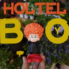 Ornamento colecionável brinquedo 8 cm Hotel Transilvânia Dennis menino vampiro embalagem solta comprar usado  Enviando para Brazil
