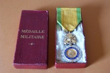 Medaille militaire tres d'occasion  Six-Fours-les-Plages