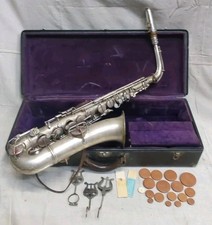 C.G. Saxofone Conn Ltd. Vintage Nº69509 G L, Elkhart IND. Em estojo rígido +Mais comprar usado  Enviando para Brazil