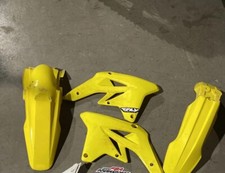 Kit plastiche giallo usato  Ariano Irpino