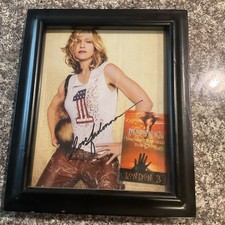 Foto assinada de Madonna 8”x10” com passe de bastidores da turnê mundial afogada sem certificado de autenticidade. comprar usado  Enviando para Brazil