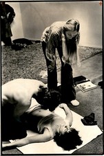 Usado, LG929 '79 Foto Original SHIATSU MASSAGE CLASS Técnica de Acupressão Observação comprar usado Usado, LG929 '79 Foto Original SHIATSU MASSAGE CLASS Técnica de Acupressão Observação comprar usado  Enviando para Brazil