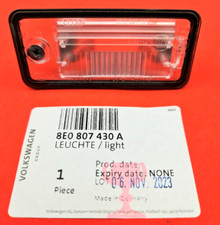 Original Volkswagen 8E0807430A Kennzeichenleuchte Links AUDI A3 A4 A5 A6, A8, Q7, usado comprar usado  Enviando para Brazil