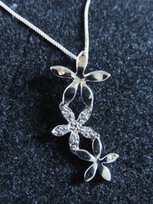 Flower necklace pretty for sale  UK